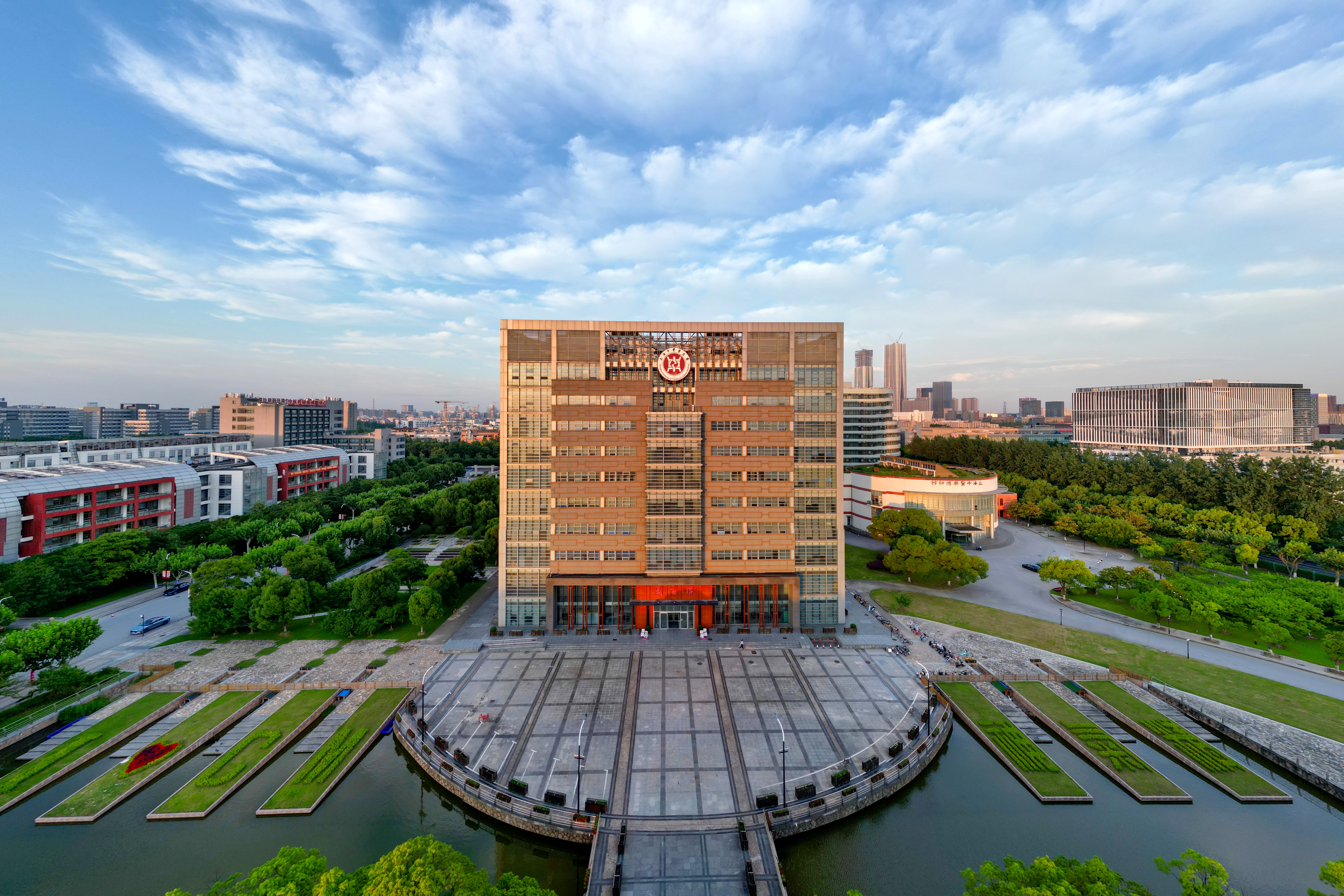 万象城官网牵头制订的中华中医药学会团体标准《中医随机对照试验临床证据元数据》发布