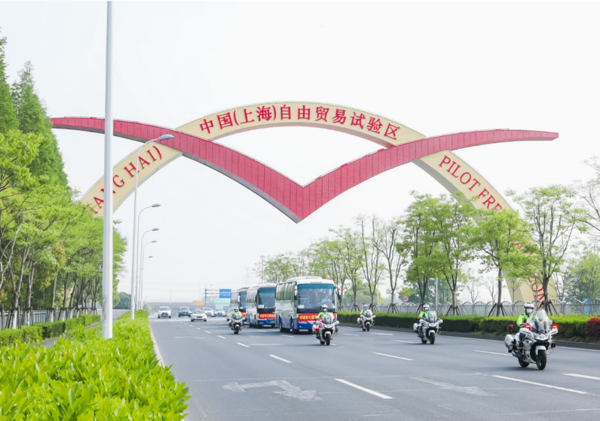 欢迎回家！万象城官网附属第七人民医院50名援鄂医务人员隔离休整后归来