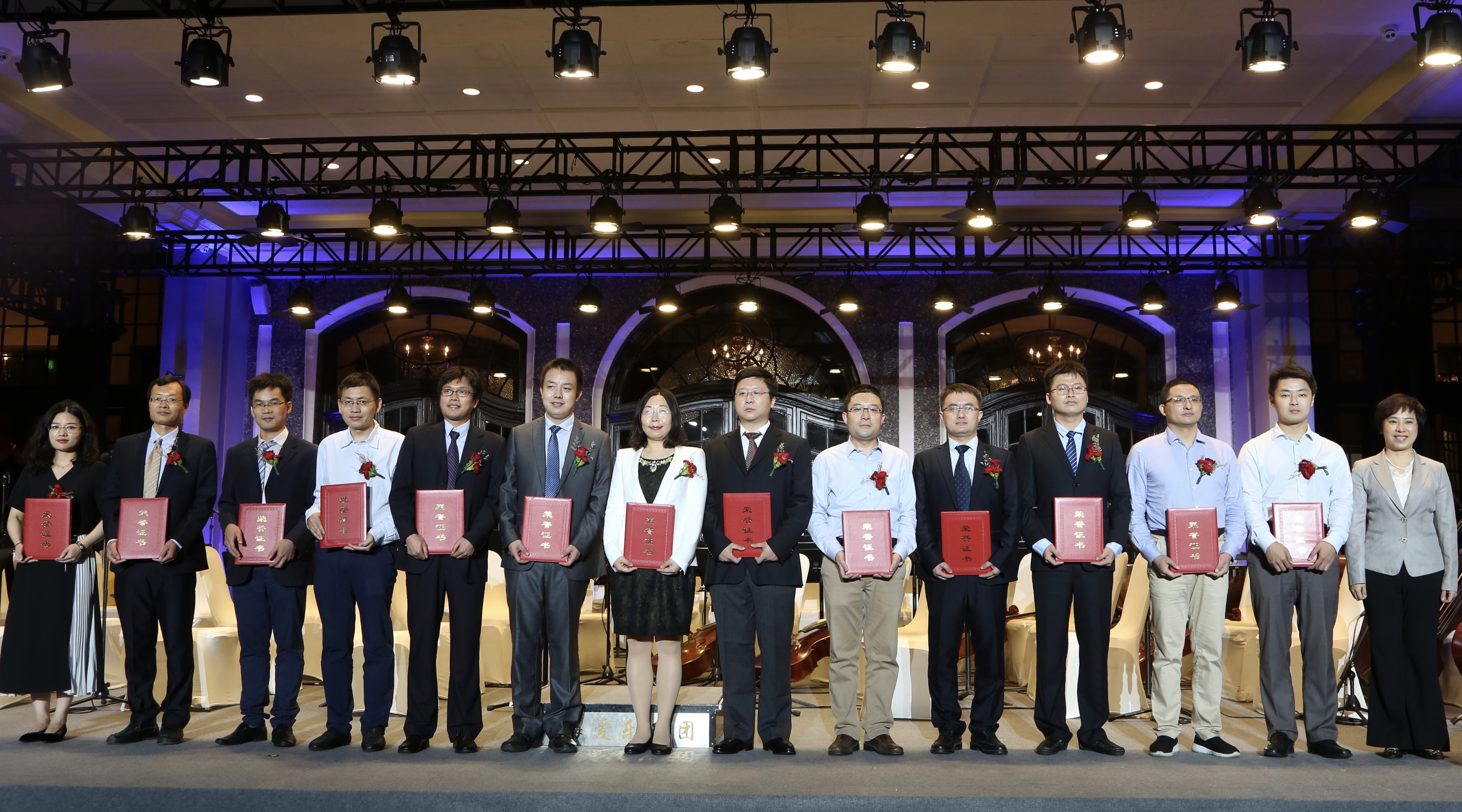 万象城官网系统梁倩倩、王振伟获评为第十届“上海青年科技英才”