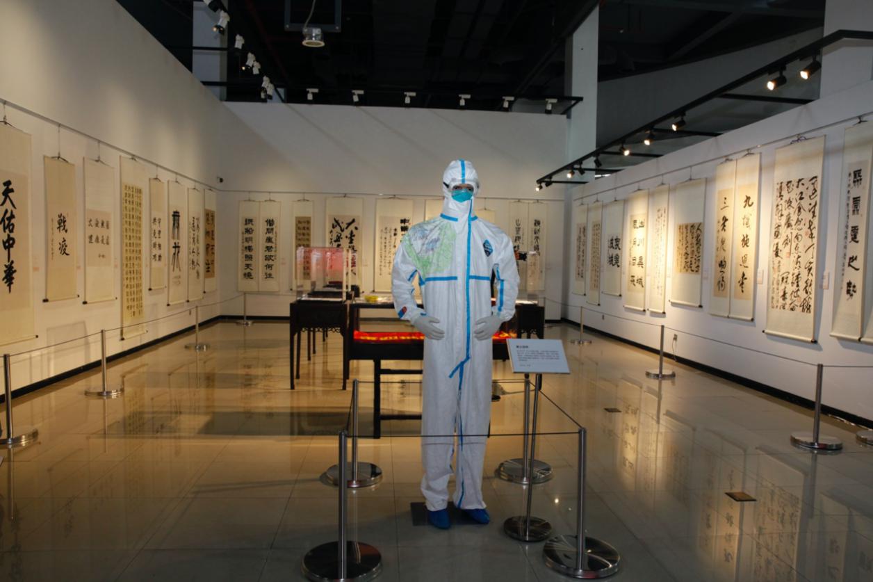 学史增信，从伟大抗疫精神汲取养分 “大爱无疆——讲好中国抗疫故事”主题展开幕