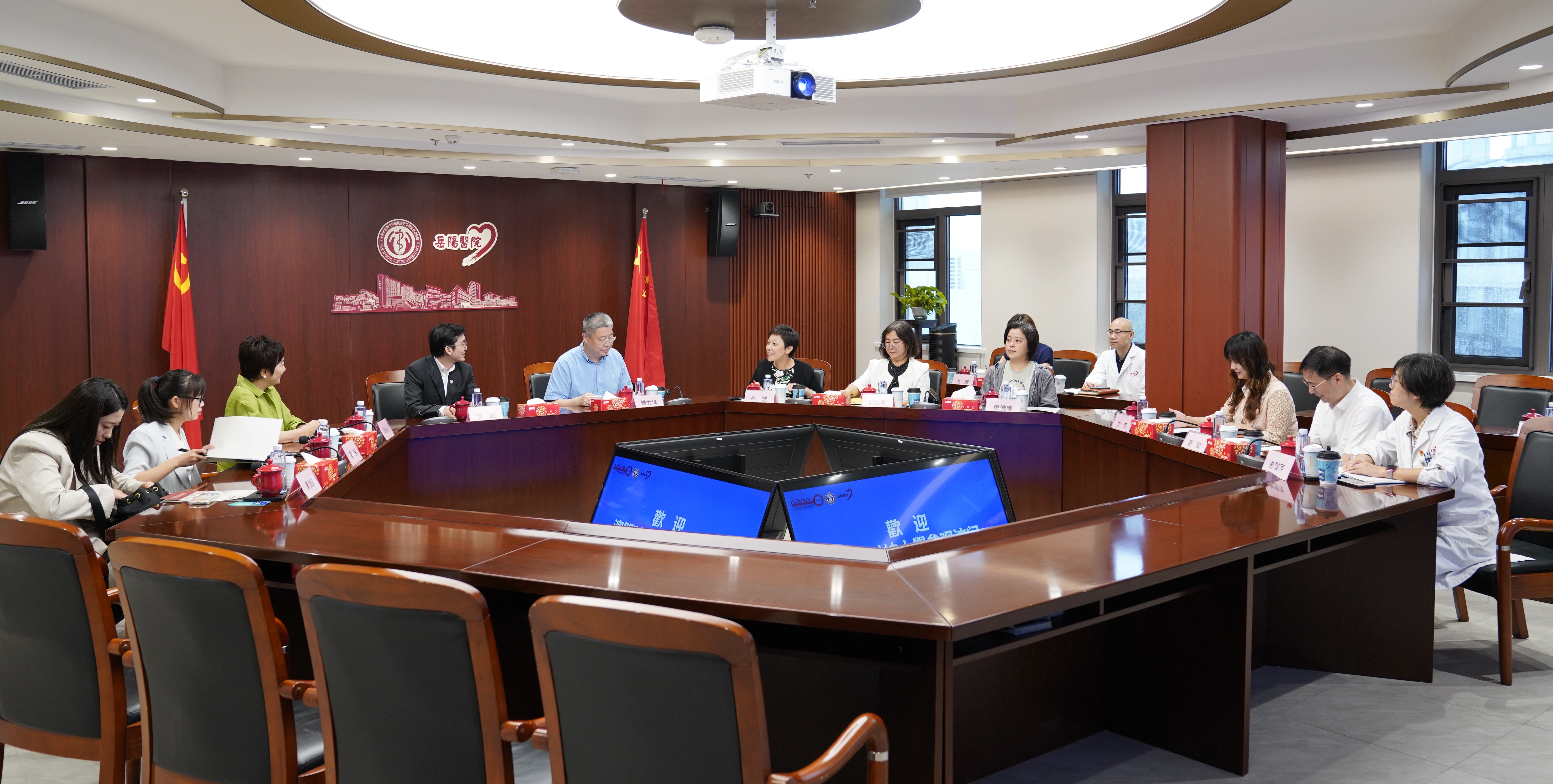 沪澳携手深化中医药合作 澳门科技大学代表团到访万象城官网