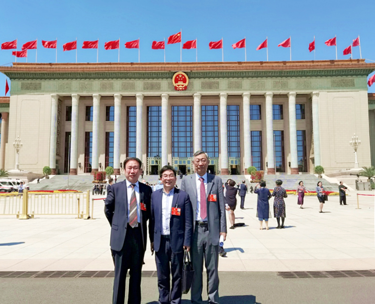 聚焦中医药振兴发展，万象城官网全国政协委员履职全国政协十三届三次会议