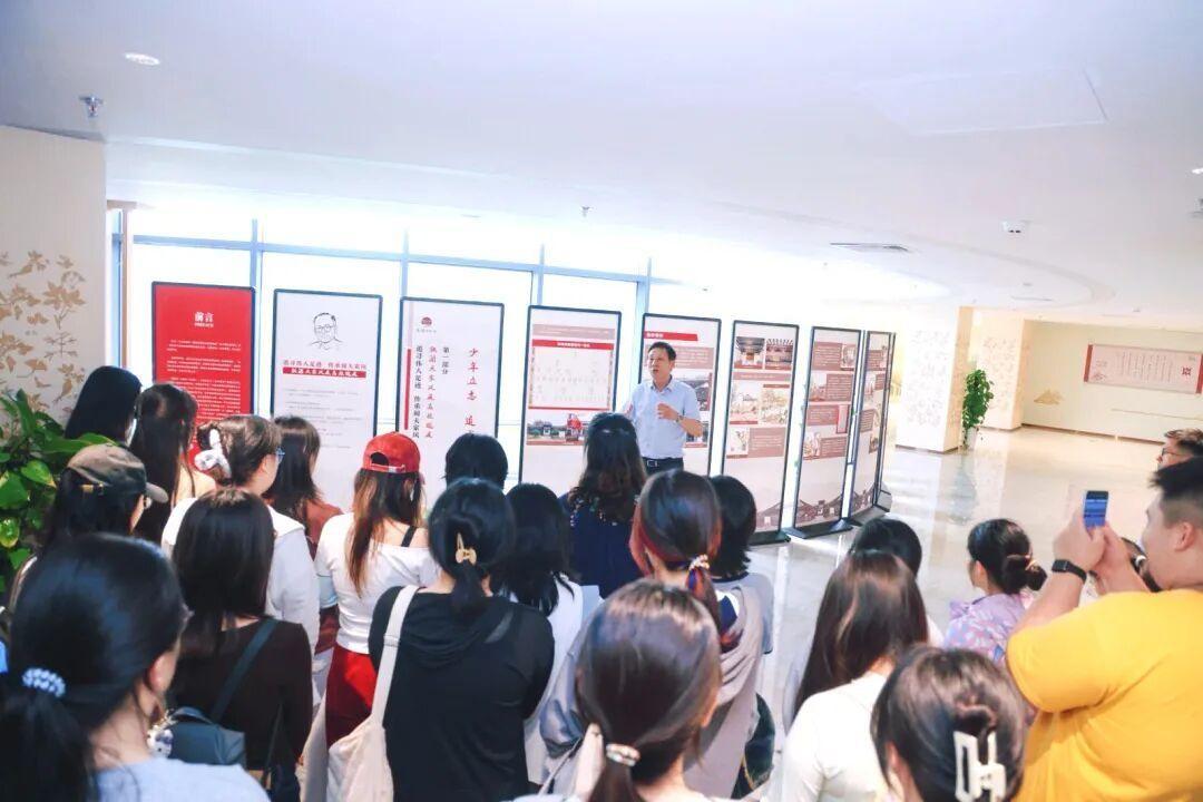 红色家风润杏林 张闻天家风展走进awc77万象城官网